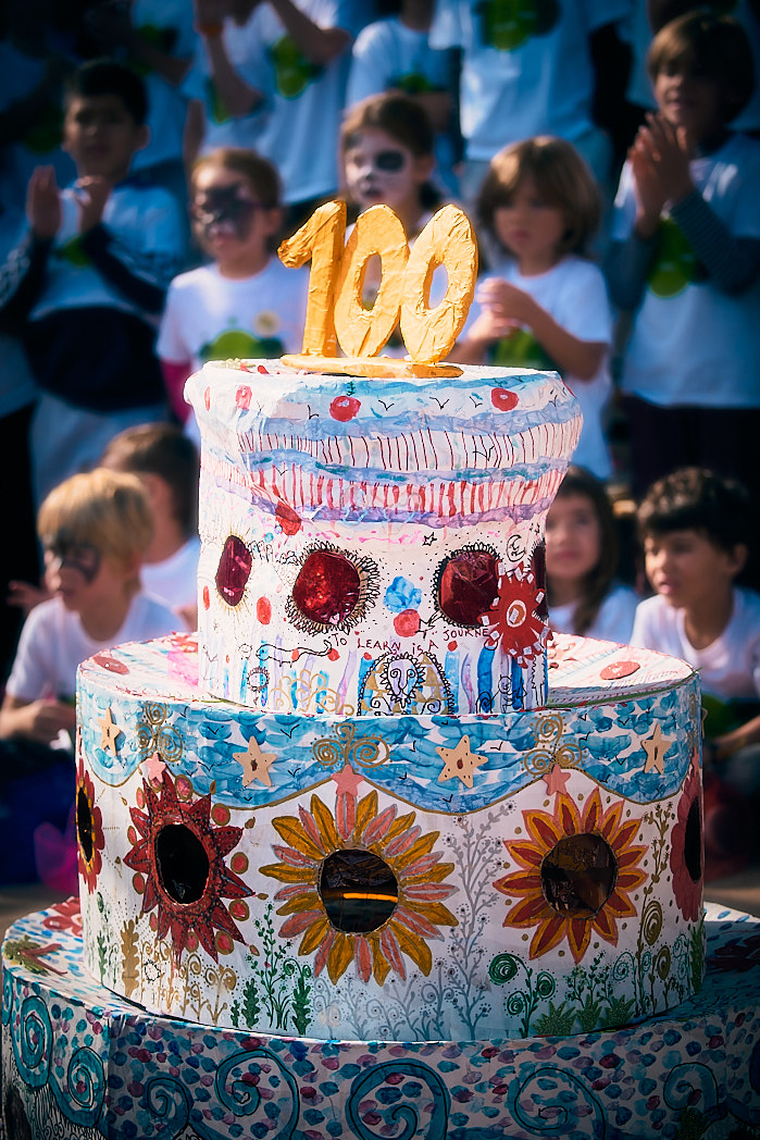 El pastís del centenari de l'Escola del Parc del Guinardó de Barcelona.